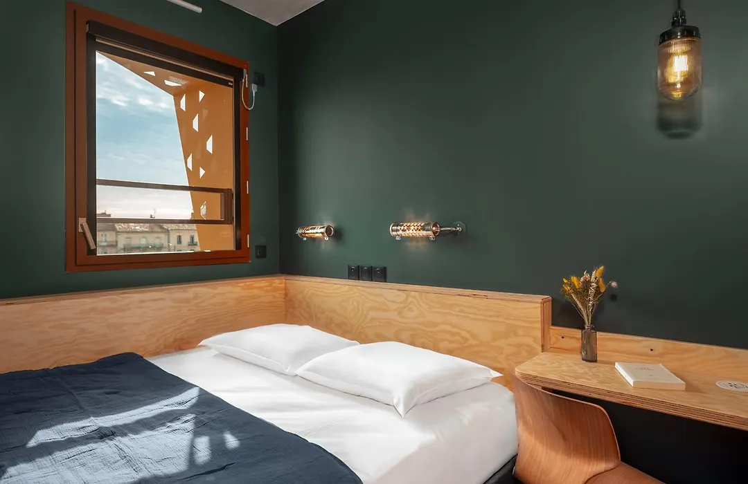 Eklo Hotels Montpellier Centre Gare Saint-Roch-1